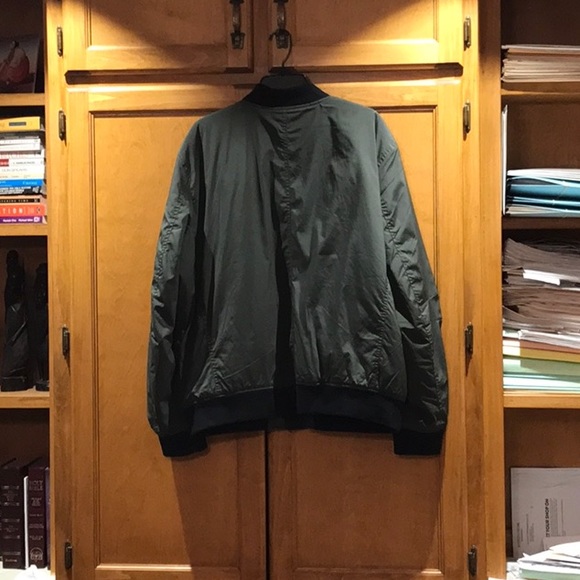 American eagle bomber jacket - Picture 2 of 2